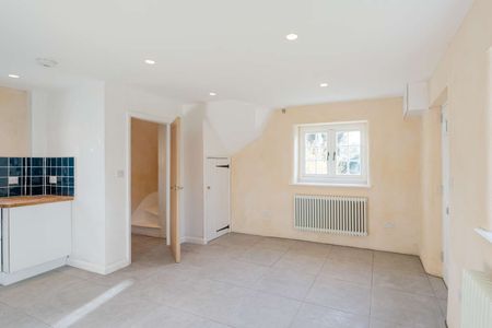 Pettiwell, Garsington - Photo 2