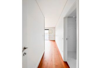 Apartamento T4 em Porto