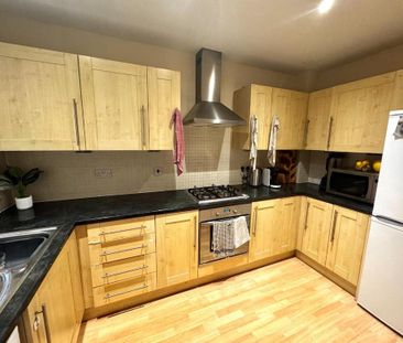 2 bedroom semi-detached house to rent - Photo 5