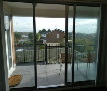 Flat to rent on - Photo 2