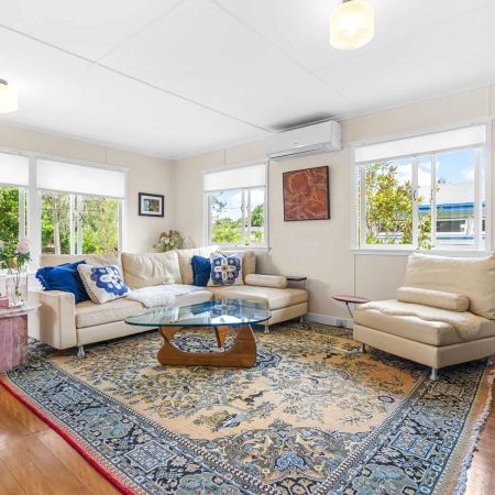 Entertainer's Dream with Seamless Indoor-Outdoor Living - Photo 3