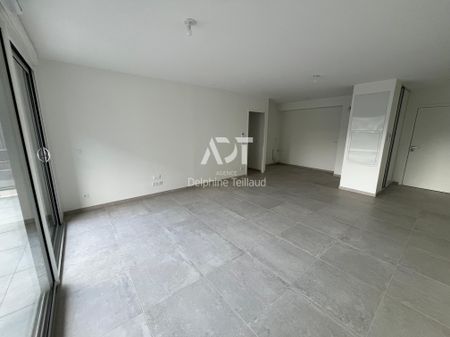 Location Appartement 3 pièces 68m² VOIRON 38500 - Photo 2