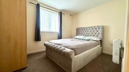 2 bedroom flat to rent - Photo 3