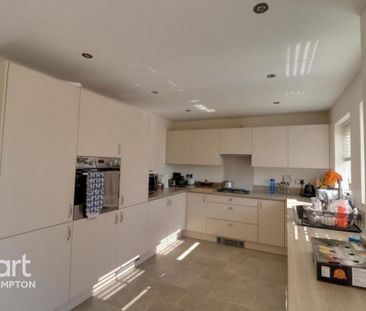 3 bedroom detached house to rent - Photo 5