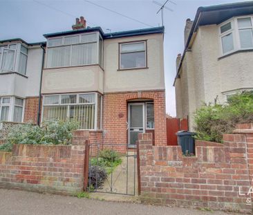 3 bedroom semi-detached house to rent - Photo 1