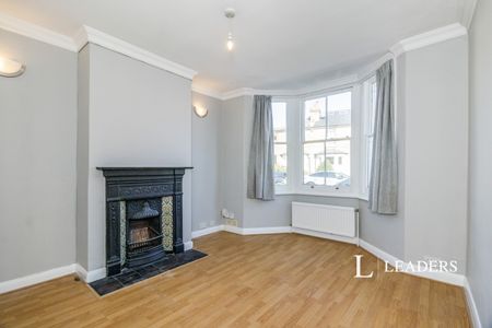 2 bedroom house to rent Portland Road, KT1 - Photo 2