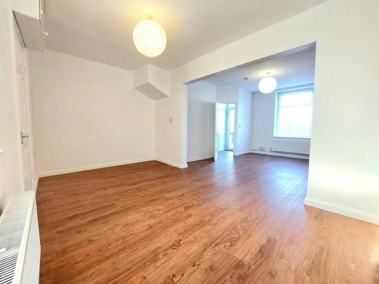 3 bedroom property to rent - Photo 1