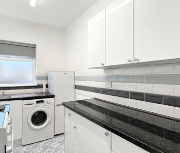 property to rent - Photo 4