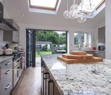 Jevington Way, London, SE12 9NF - Photo 2
