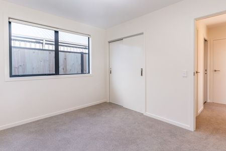 Comfortable and convenient 3 bedroom home. - Photo 2