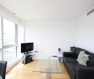 Fairmont Avenue, London, E14 flat to rent - Photo 2