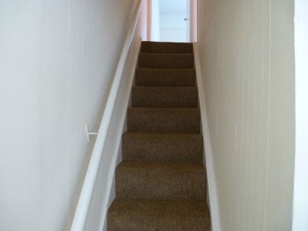 2 bedroom terraced house to rent - Photo 4