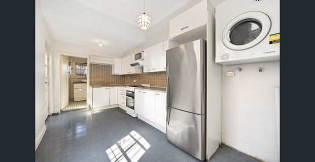 Charming Two-Bedroom Terrace with Private Courtyard in the Heart of Newtown - Photo 1