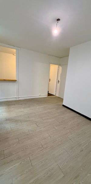 Location Appartement 1 pièce 26m² MARSEILLE 5ème - Photo 1