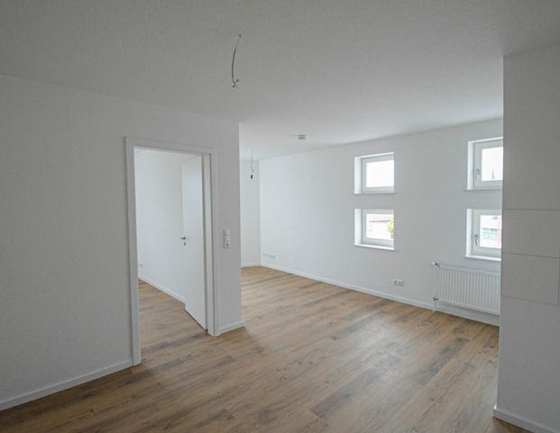 6595 - Erstbezug nach Sanierung! Attraktive 2-Zimmer-Wohnung direkt am Hauptbahnhof von Oldenburg! - Foto 1