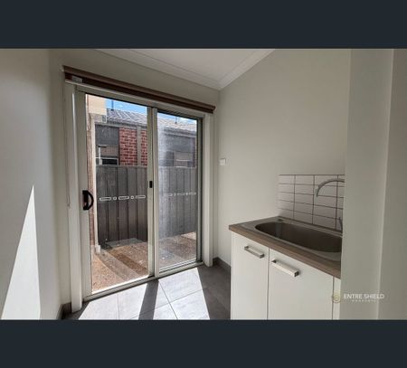 4 Bronx Avenue, Berwick, Vic 3806 - Photo 4