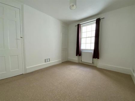 4 bedroom maisonette to rent - Photo 5