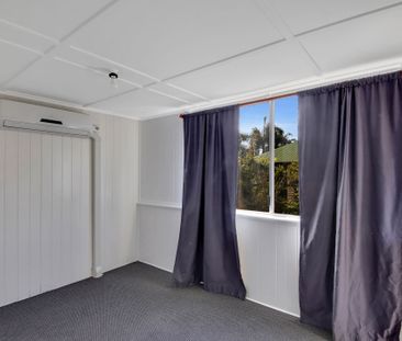 Beautiful 3 Bedroom Queenslander Close to Town - Photo 5