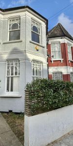 Hewitt Road, N8 - Photo 3