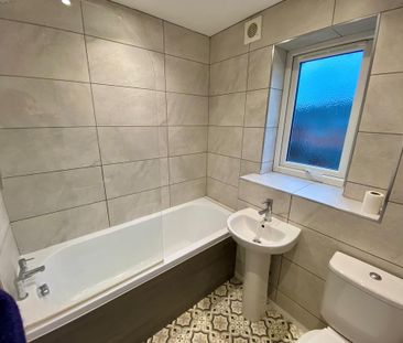 2 bedroom semi-detached house to rent - Photo 4