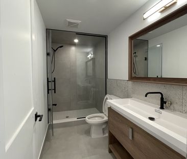 For Lease - 212 Scrivener Drive, Aurora, Ontario - Photo 4