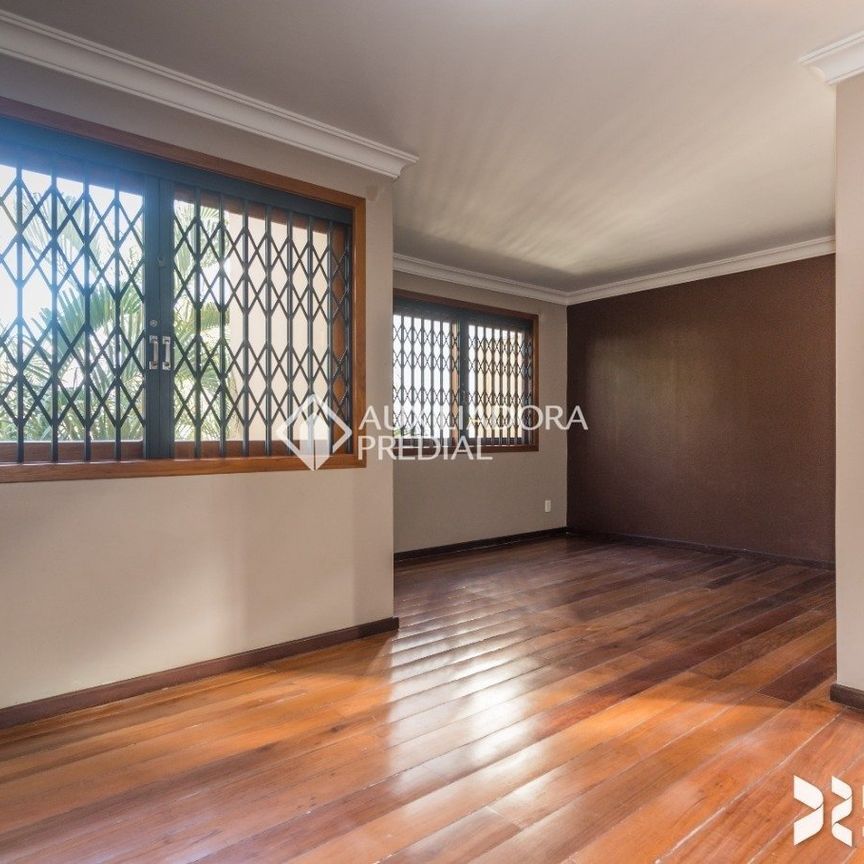 Casa com 5 quartos e 229m² para alugar em Centro Histórico, Porto Alegre. - Photo 1