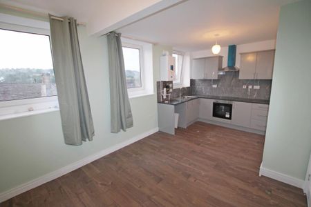 2 bedroom flat to rent - Photo 3