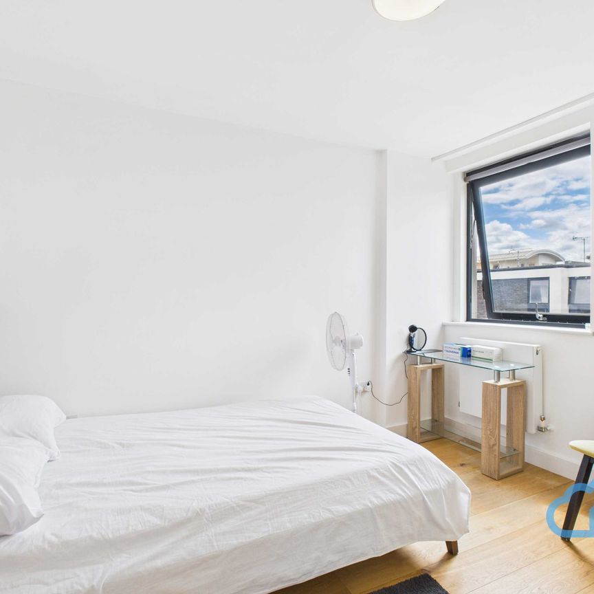 RM3 Eastmead | Farnborough | GU14 7SA - Photo 1