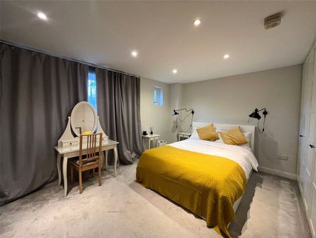 Silver Birches, 396 Parrs Wood Road, Manchester, Greater Manchester, M20 5GT - Photo 4