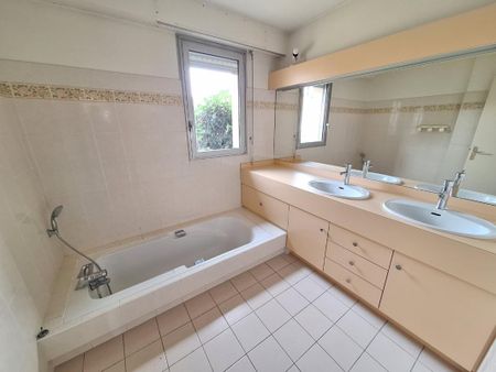 Maison T5 à louer Bruz - 138 m² - Photo 4