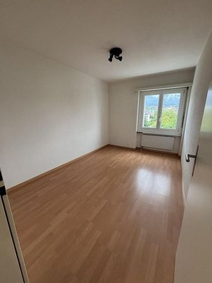 4.5-Zimmer-Wohnung mit Weitblick - zentral & modern - Photo 1