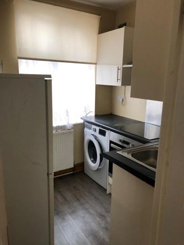 Room in a Shared Flat, Harrow, HA3 - Photo 4