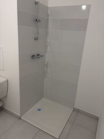 Location Appartement 2 pièces 42m² LE BLANC MESNIL 93150 - Photo 2