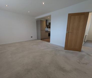 2 bedroom maisonette to rent - Photo 2