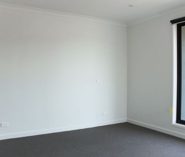 BRAND NEW FAMILY HOME IN AUSTIN ESTATE - Photo 4