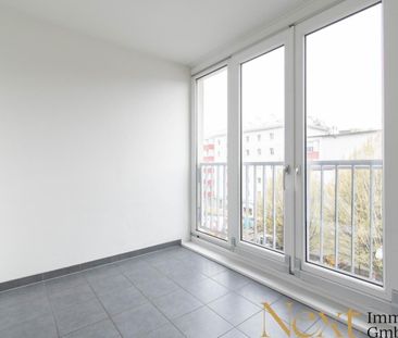 Lichtdurchflutete 2-Zimmer-Wohnung mit Loggia und Einbauküche in Ur... - Foto 1