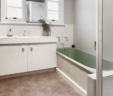 57 Sternberg Street, Kennington - Photo 5