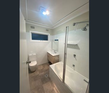 THREE BEDROOM COTTAGE BY THE LAGOON - Photo 2