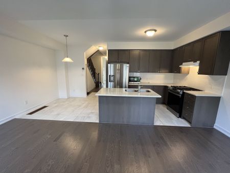 For Lease - 111 Hilts Drive, Richmond Hill, Ontario - Photo 5