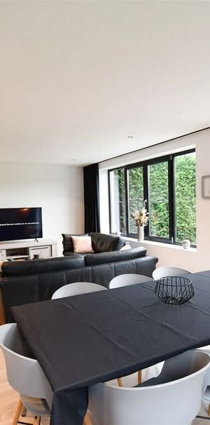 Appartement te huur in Sint-Niklaas voor € 1.200 met 2 slaapkamers - Photo 1