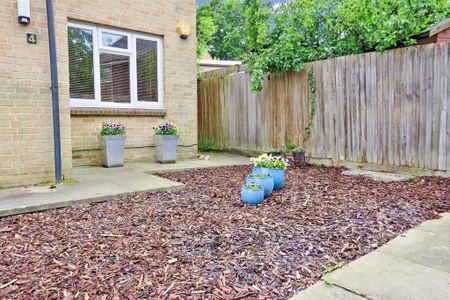 1 bedroom ground floor flat to rent - Photo 3