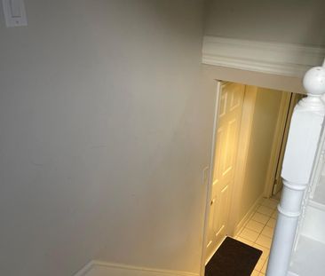 For Lease - 387 Crosby Avenue Unit# Bachlor-Basement, Richmond Hill... - Photo 3