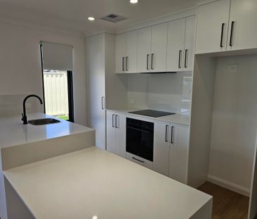 Brand Spanking New 3x1 **Open Fri - 10th Dec 4.30pm to 4.45pm** - Photo 5