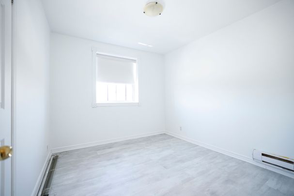 For Lease - 37 Holland Street Unit# 2, Bradford West Gwillimbury, Ontario - Photo 1