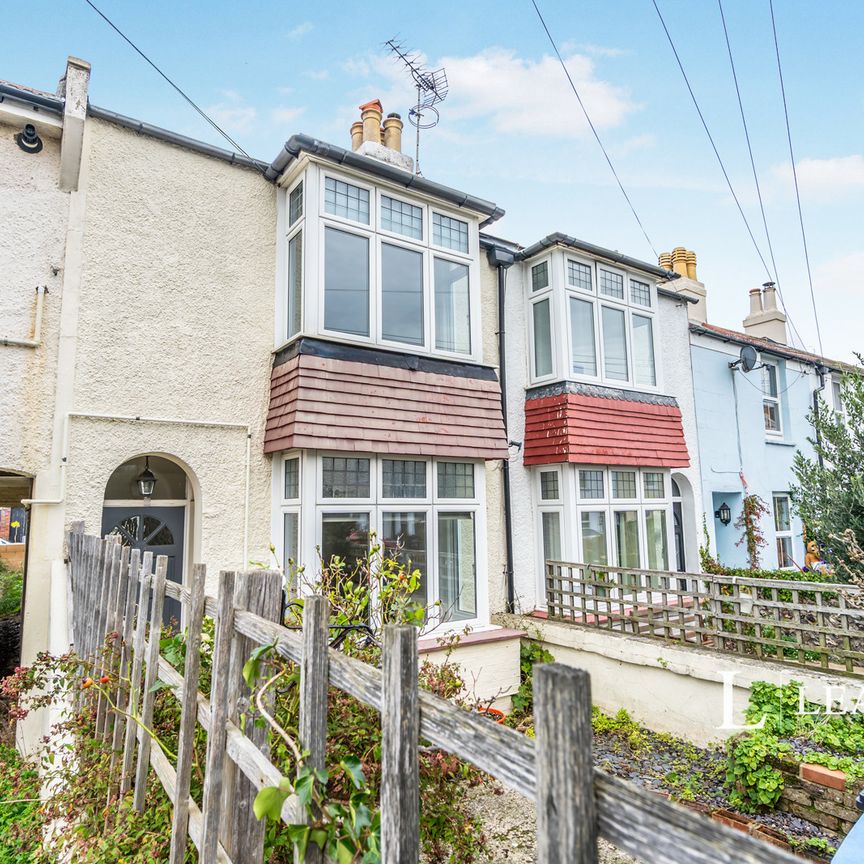 2 bedroom house to rent Wood Street, PO21 - Photo 1