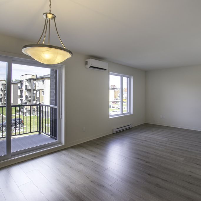 4 1/2 + Bureau à Louer - 1er Juillet 202 - Photo 1