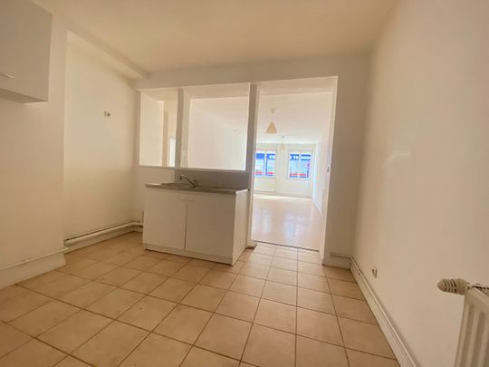 Location Appartement 2 pièces 73m² ELBEUF 76500 - Photo 1