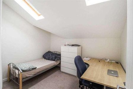 Horsham Gates Two,north Street,horsham, RH13 - Photo 5