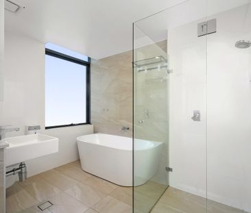 Private Rooftop Terrace with BBQ | Luxury Apartment With Facilities - Photo 5