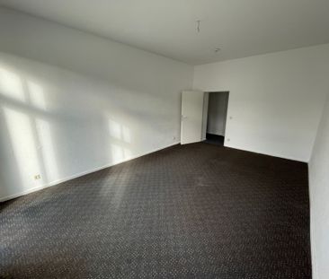 Tolle WG-Wohnung mit neuem Vinylboden! - Photo 1